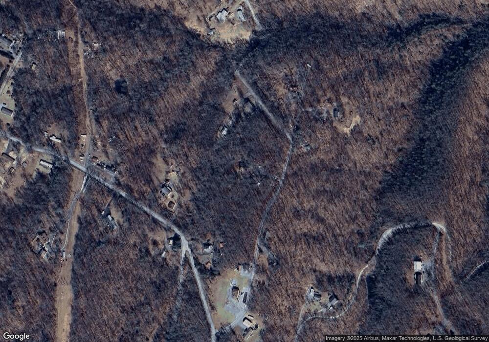 207 Barksdale Ln, Hedgesville, WV 25427 - photo 1