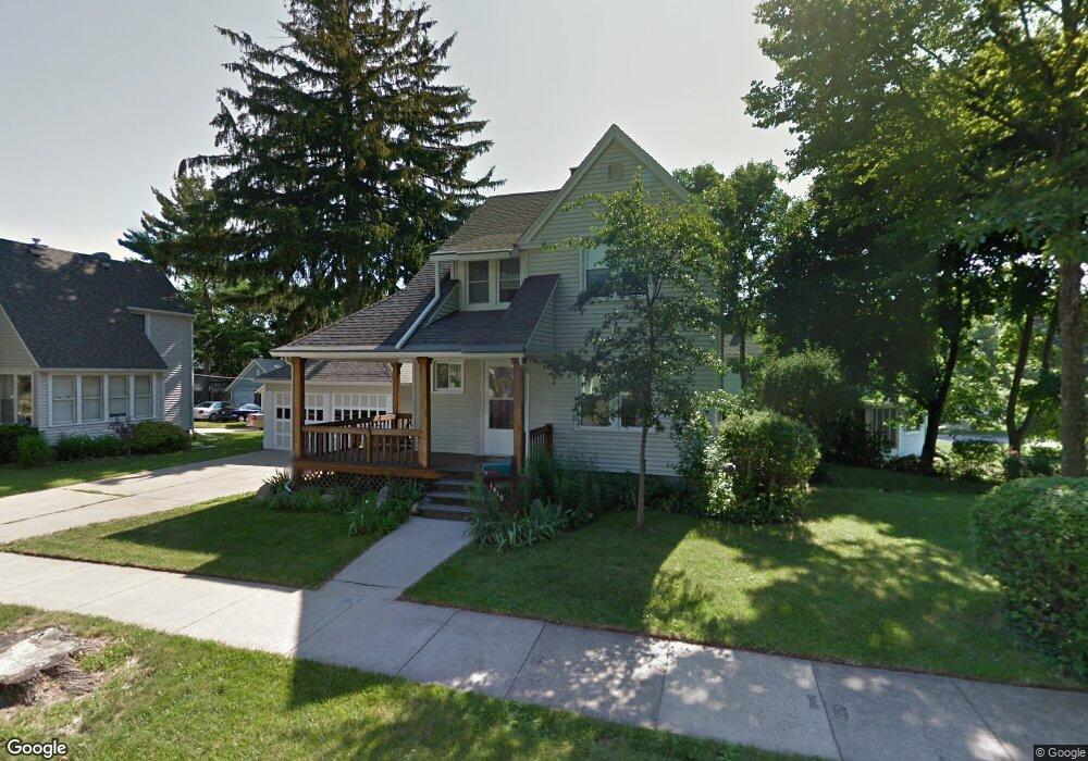 1419 Pettis St, Lansing, MI 48910 - photo 1