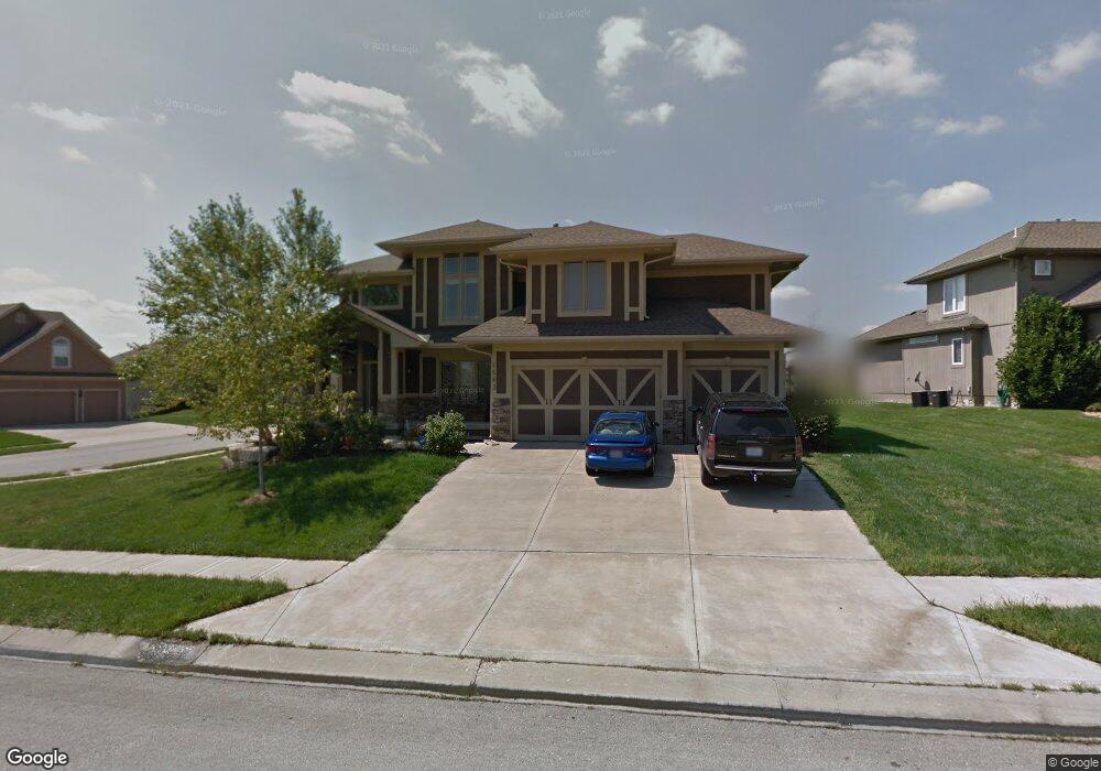 1563 Brompton Ln, Raymore, MO 64083 - photo 1