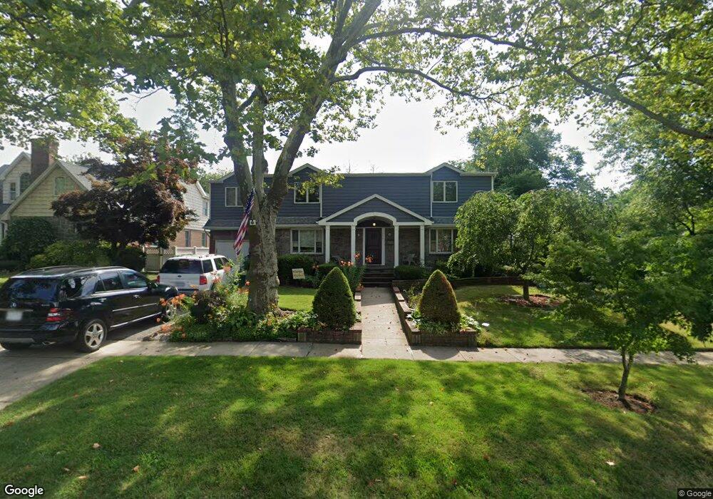 248 Dover Pkwy, Garden City, NY 11530 - photo 1