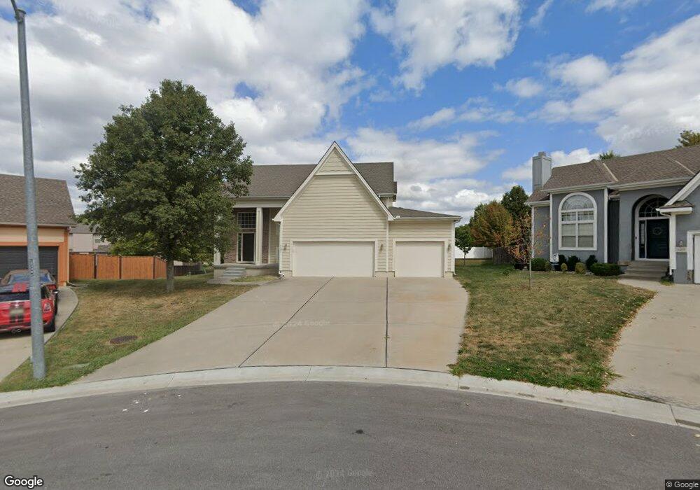 4401 SW Lyndsie Ct, Lees Summit, MO 64082 - photo 1