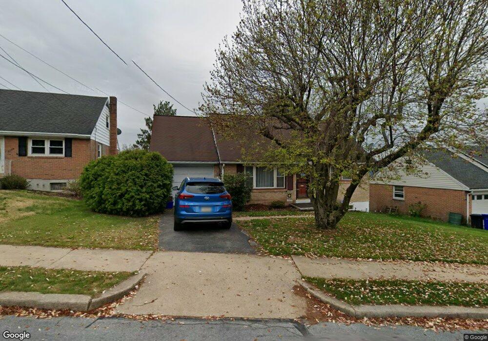 3208 Oak St, Reading, PA 19605 - photo 1