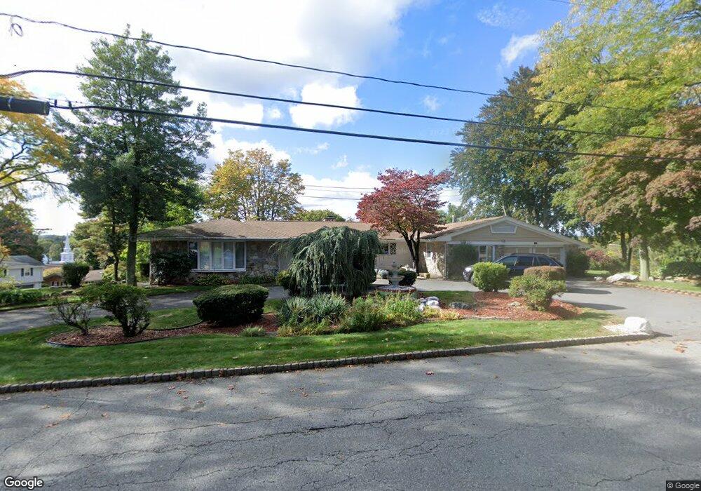 95 Meshanticut Valley Pkwy, Cranston, RI 02920 - photo 1