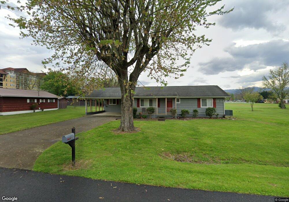 420 Shirley Ave, Pigeon Forge, TN 37863 - photo 1