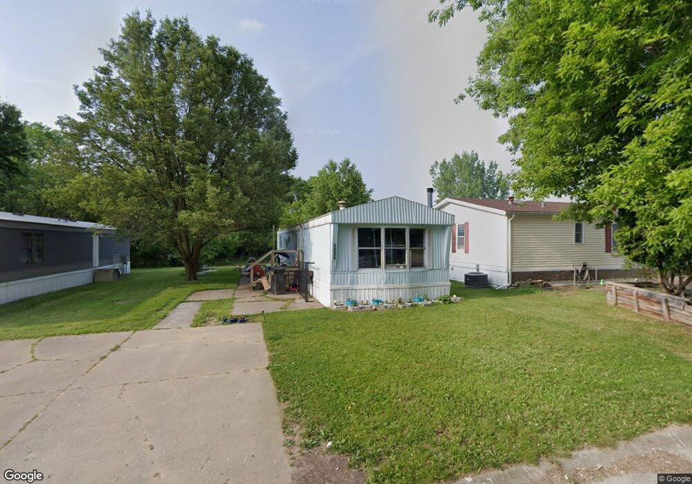 5038 S Naomikong Dr, Flint, MI 48506 - photo 1