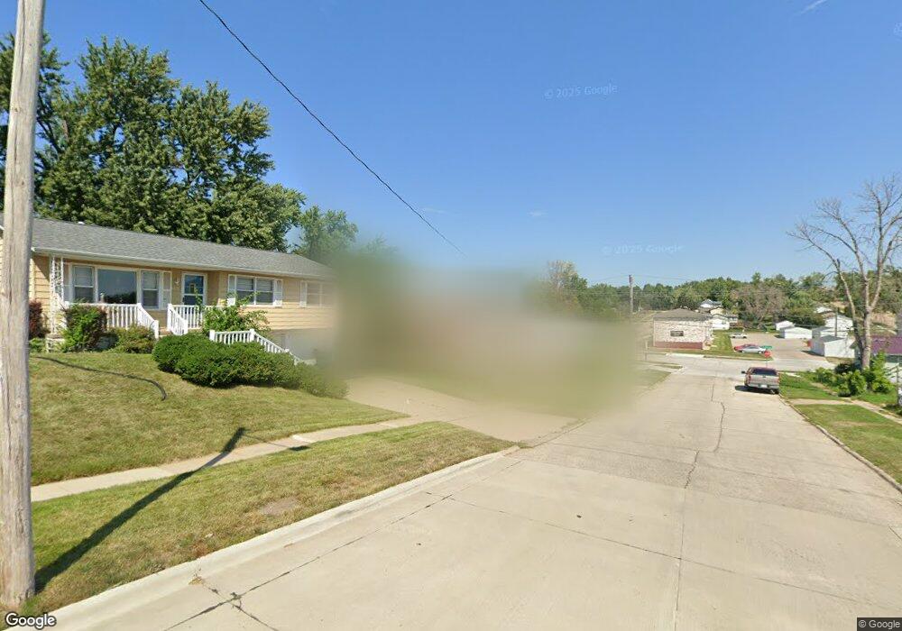 1522 Blanche Dr NW, Cedar Rapids, IA 52405 - photo 1