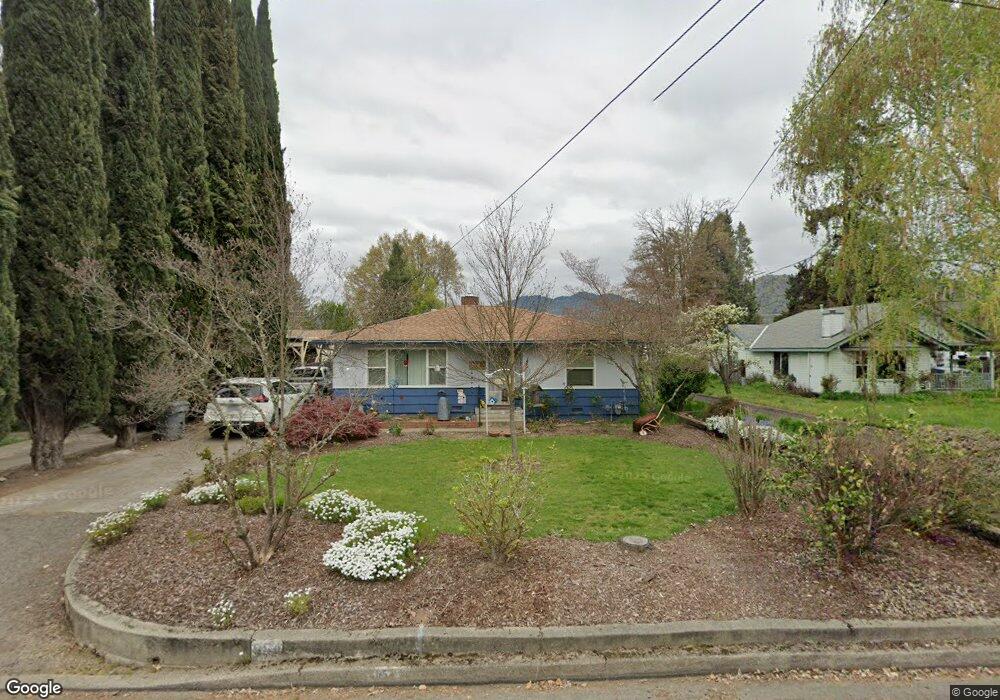 952 SE N St, Grants Pass, OR 97526 - photo 1