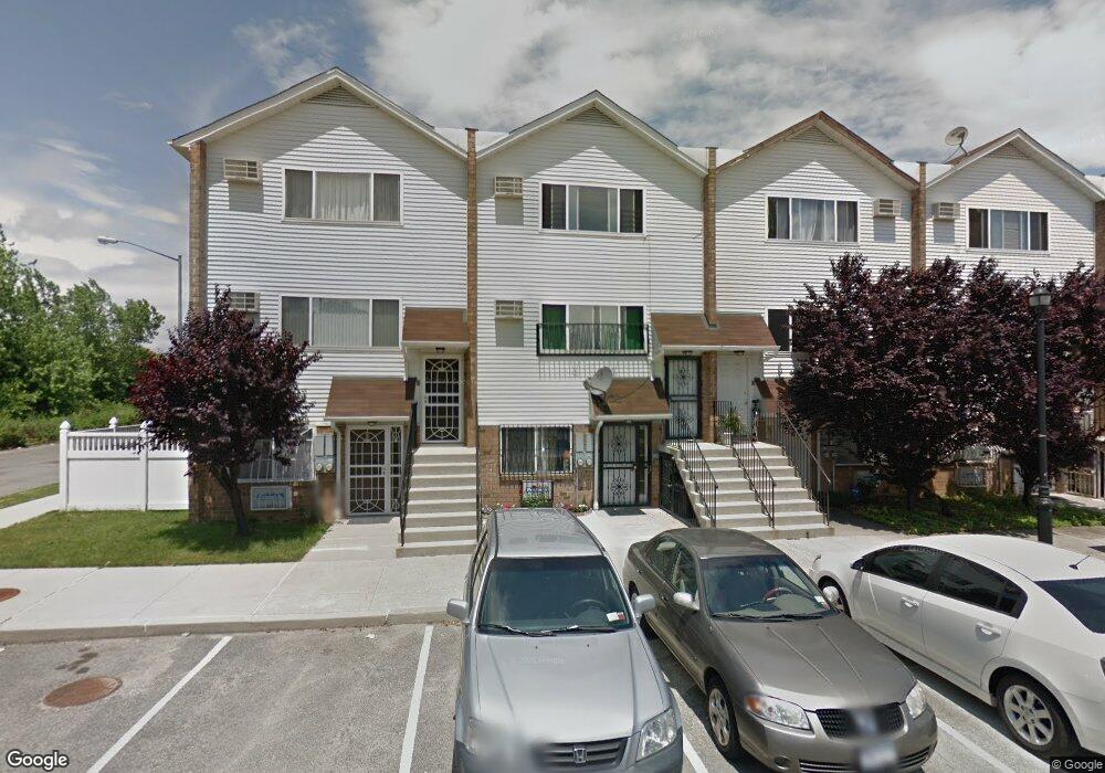 4 Starboard Ct, Bronx, NY 10473 - photo 1