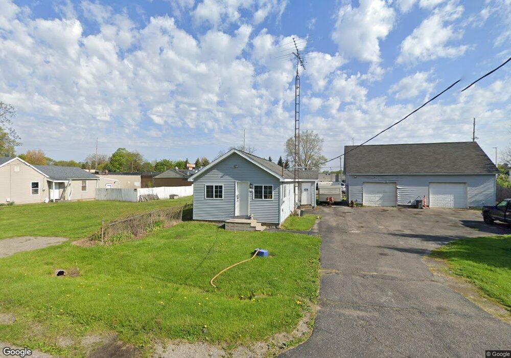 1126 W Whittemore Ave, Flint, MI 48507 - photo 1