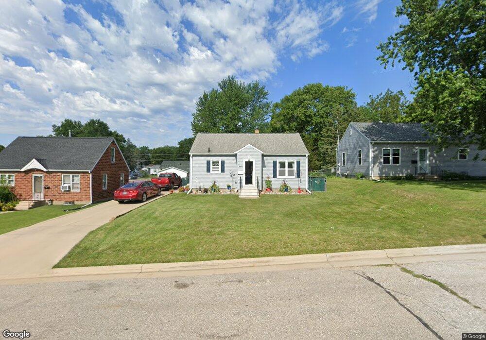 848 Maxwell St, Waterloo, IA 50701 - photo 1