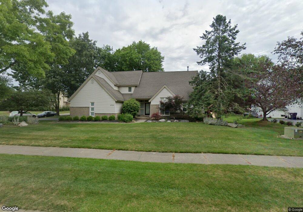 6735 Torybrooke Cir, West Bloomfield, MI 48323 - photo 1