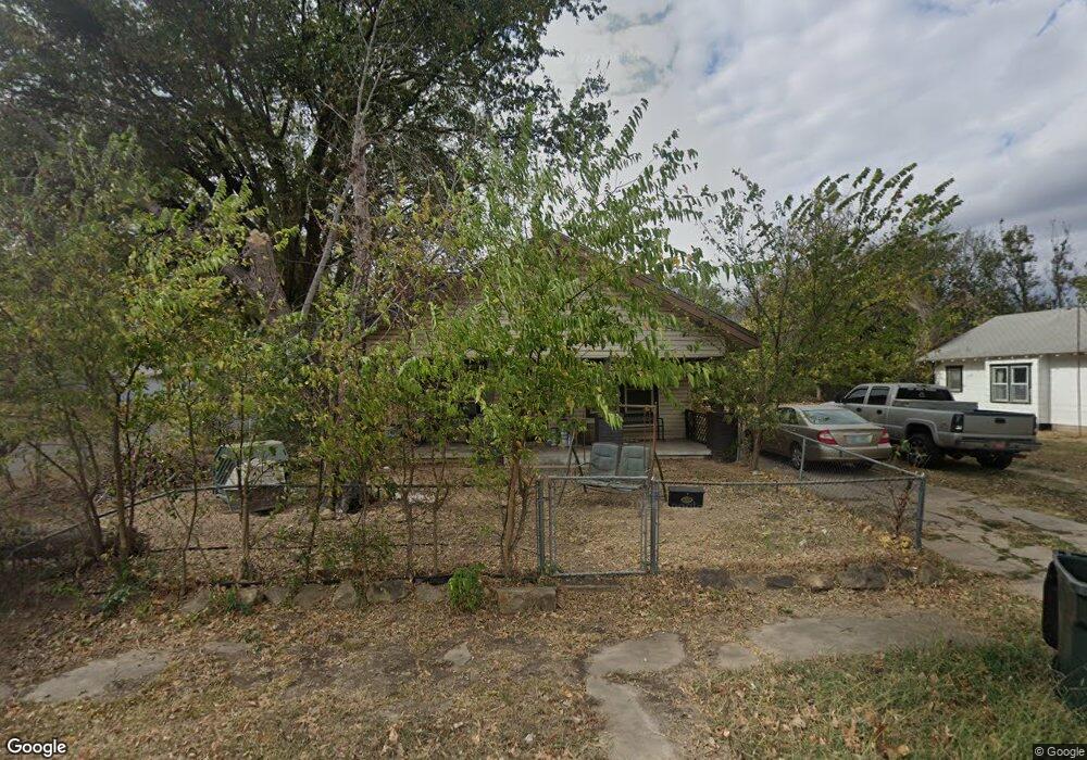 1302 N Alabama Ave, Okmulgee, OK 74447 - photo 1