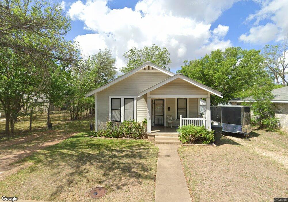 203 Mistletoe St, Fredericksburg, TX 78624 - photo 1