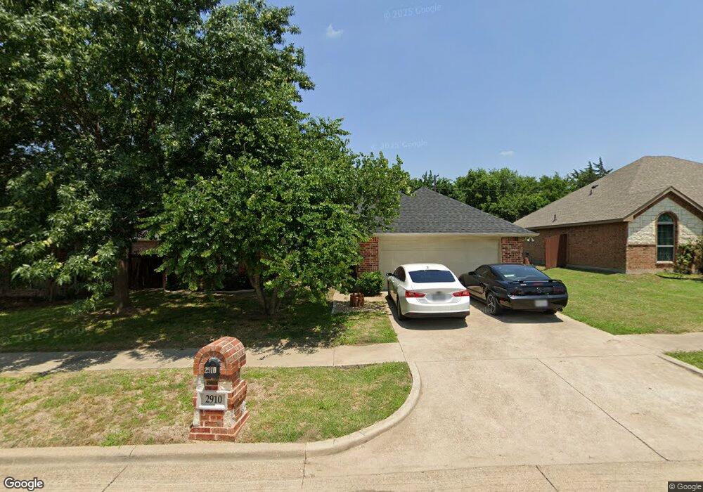 2910 Tenison Dr, Ennis, TX 75119 - photo 1