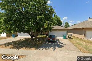 427 E Arrowhead St, Springfield, MO 65807