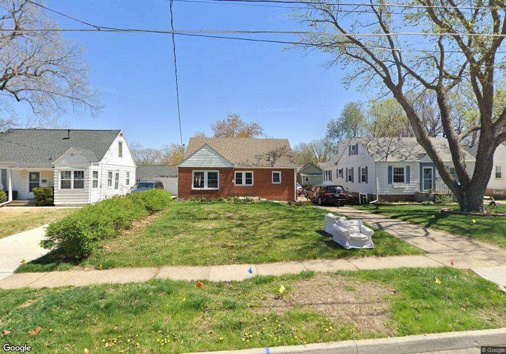 1721 47th St, Des Moines, IA 50310 - photo 1