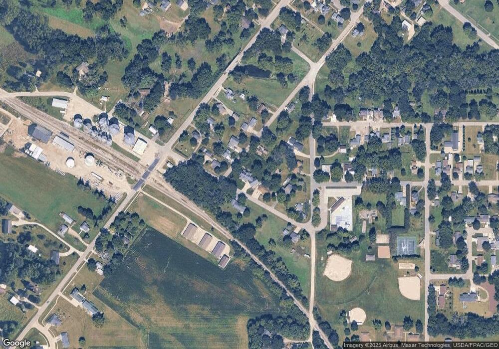 610 S Prairie St, Shell Rock, IA 50670 - photo 1