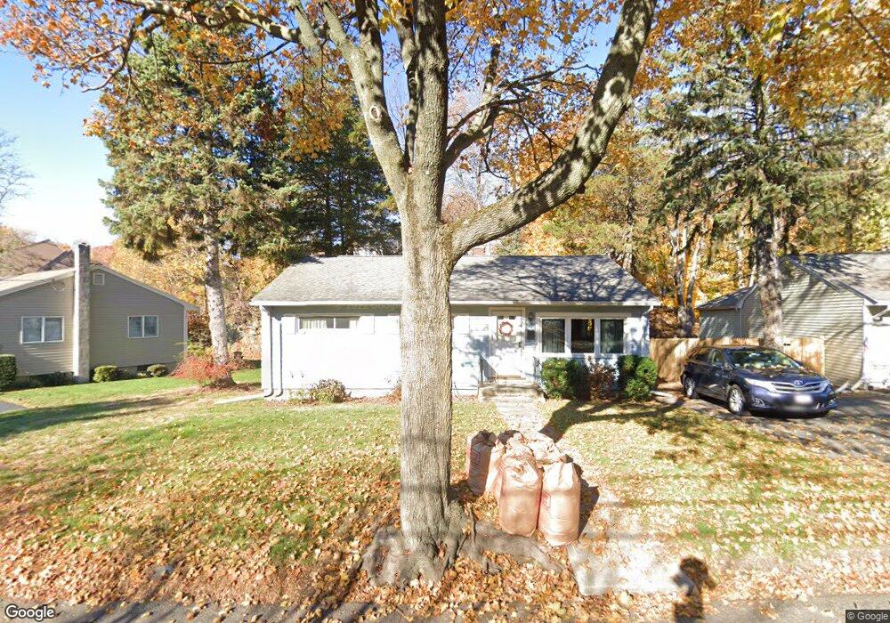 38 Yerxa Rd, Arlington, MA 02474 - photo 1