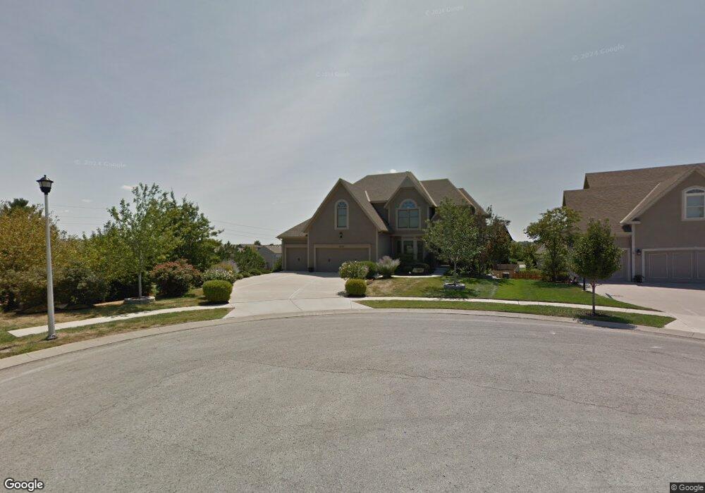 21905 W 56th Terrace, Shawnee, KS 66226 - photo 1