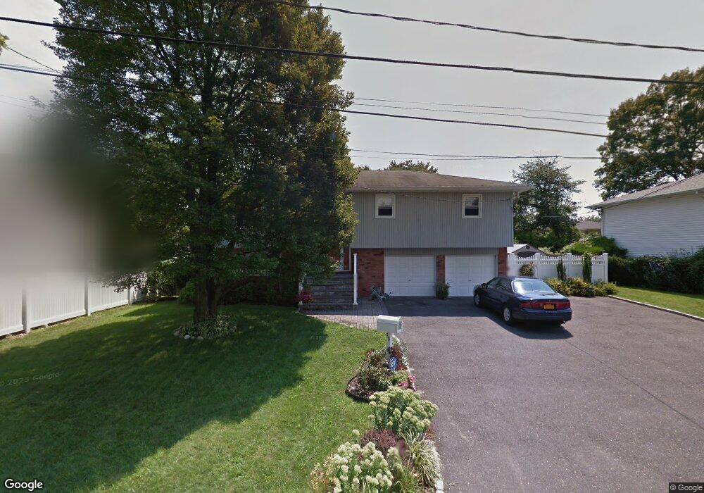 20 Maddox Ave, Islip, NY 11751 - photo 1