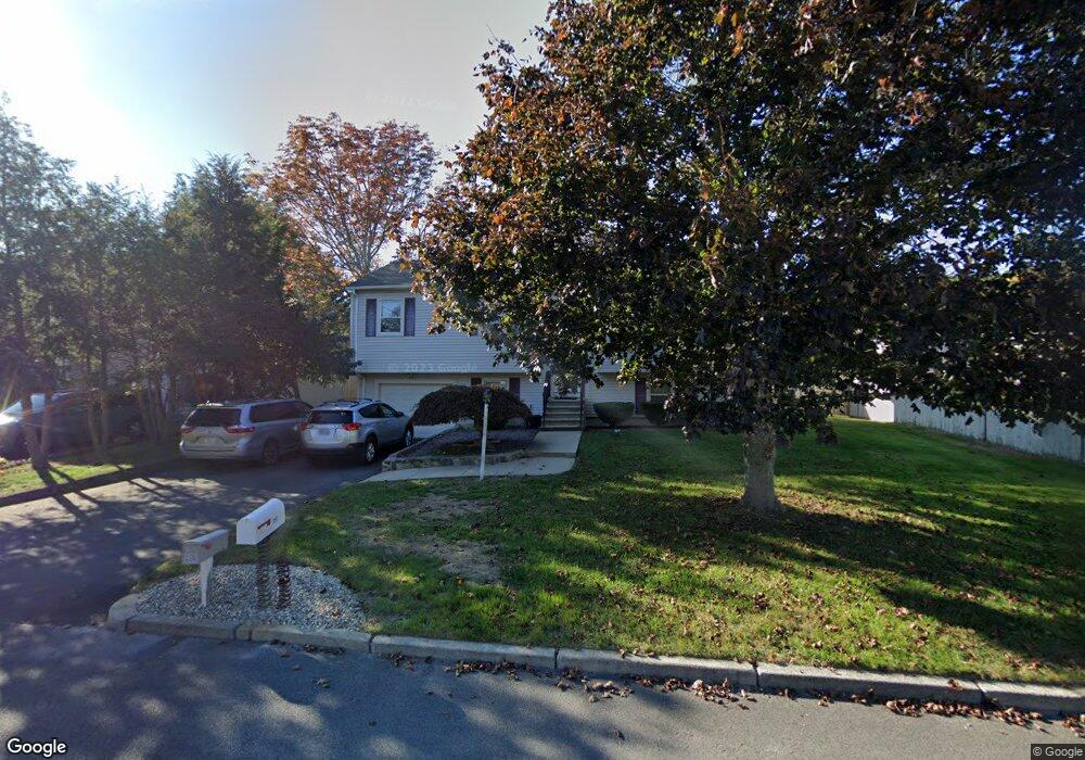 257 Locust Glen Dr, Cranston, RI 02921 - photo 1