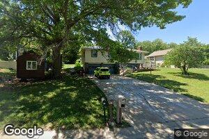 317 Delaware Dr, Ozawkie, KS 66070