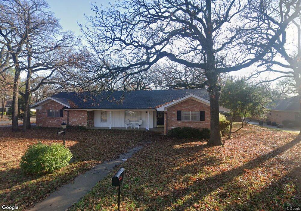 709 Pleasantview Ct, Hurst, TX 76054 - photo 1