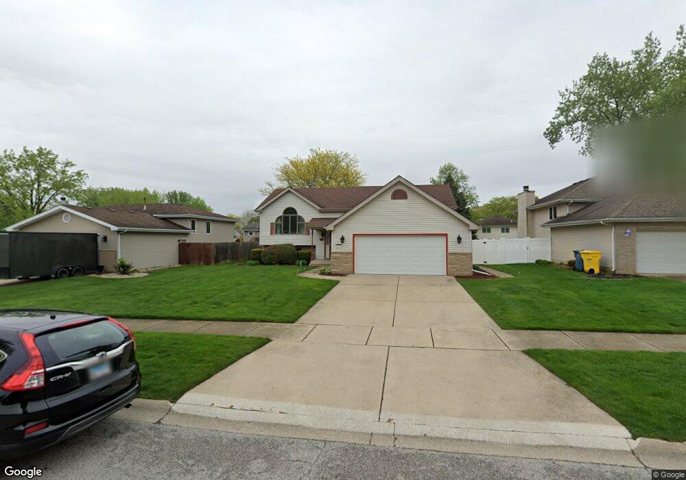 631 N Wren Ln, Griffith, IN 46319 - photo 1