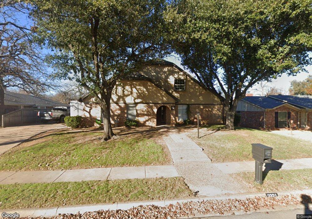 2321 Lakeview Dr, Bedford, TX 76021 - photo 1