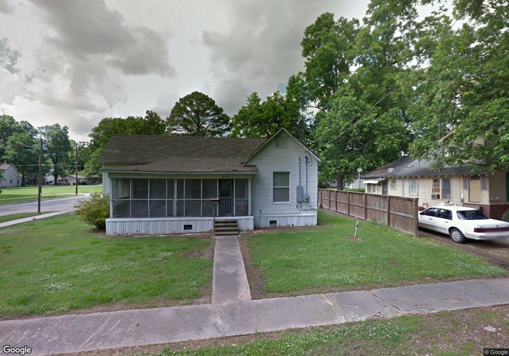 212 W 7th St, Stuttgart, AR 72160 - photo 1