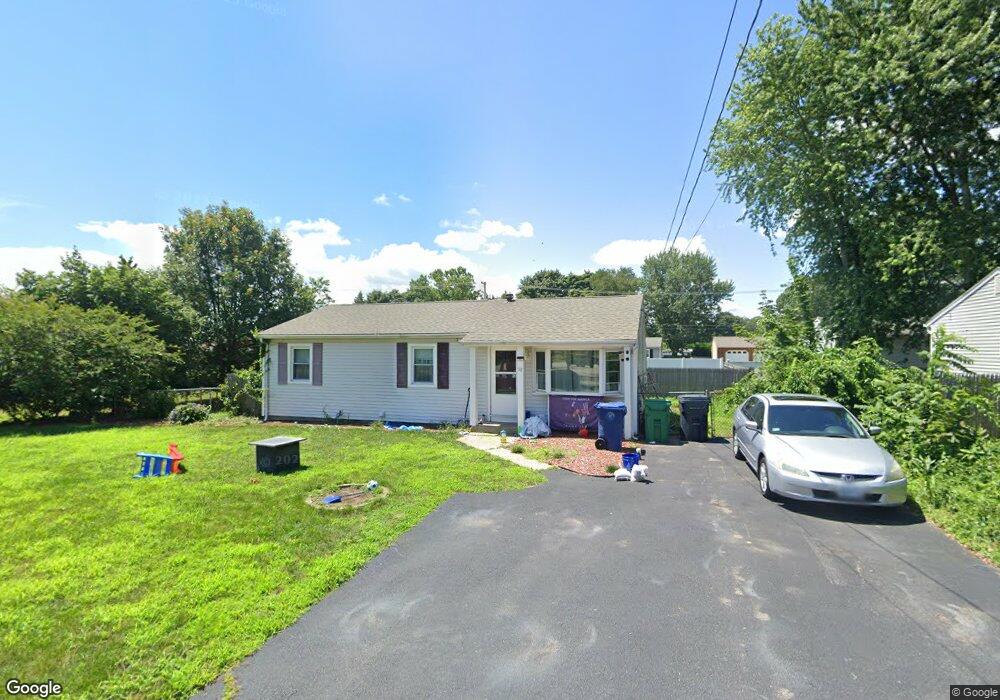 92 Gallway St, Warwick, RI 02889 - photo 1