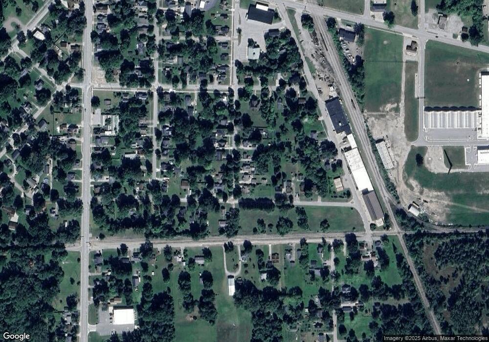 235 S Sheridan St, Vassar, MI 48768 - photo 1