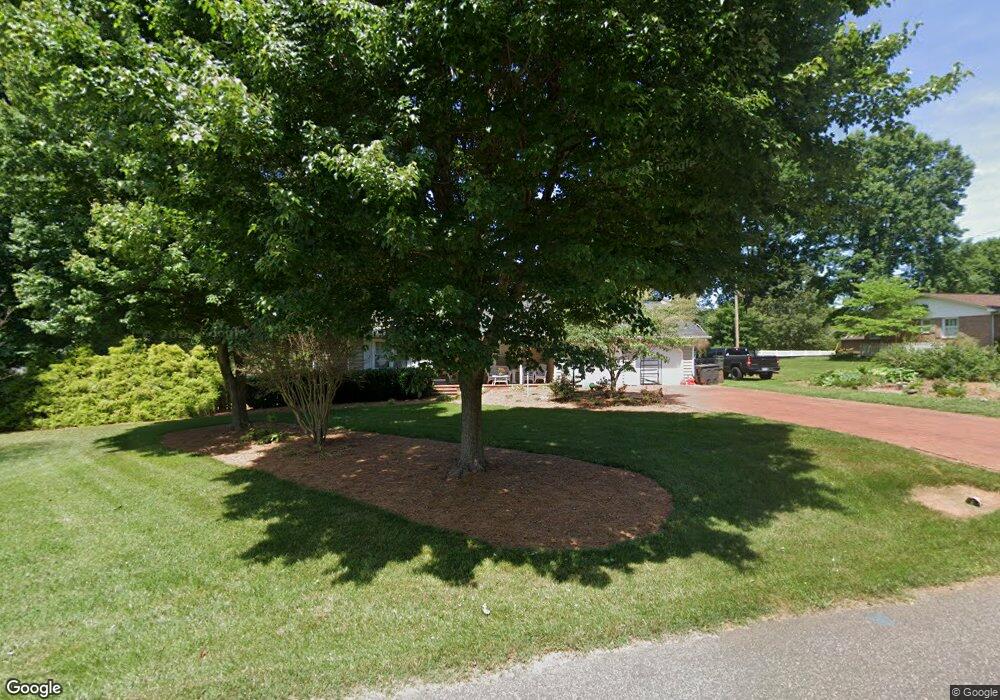 219 Edgewood Dr, Statesville, NC 28625 - photo 1