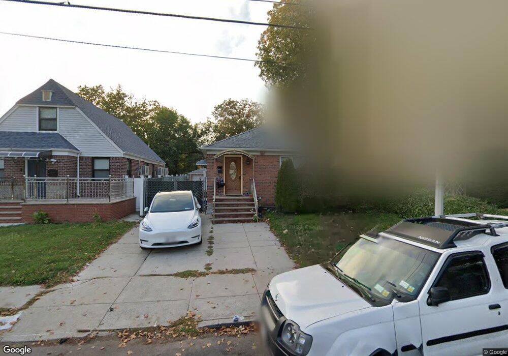 6714 166th St, Fresh Meadows, NY 11365 - photo 1