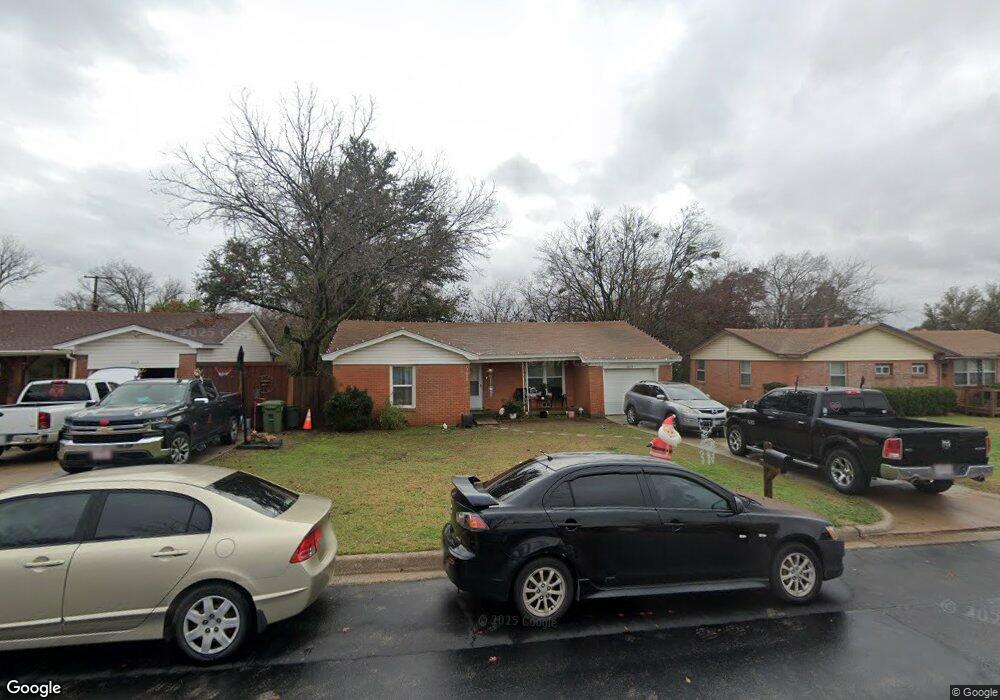 1013 W Cheryl Ave, Hurst, TX 76053 - photo 1