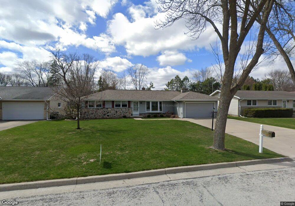 1055 N 120th St, Milwaukee, WI 53226 - photo 1