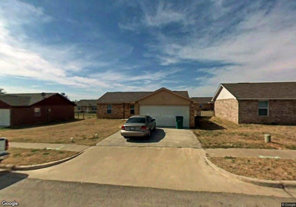 302 Sheila Dr, Granbury, TX 76049 - photo 1