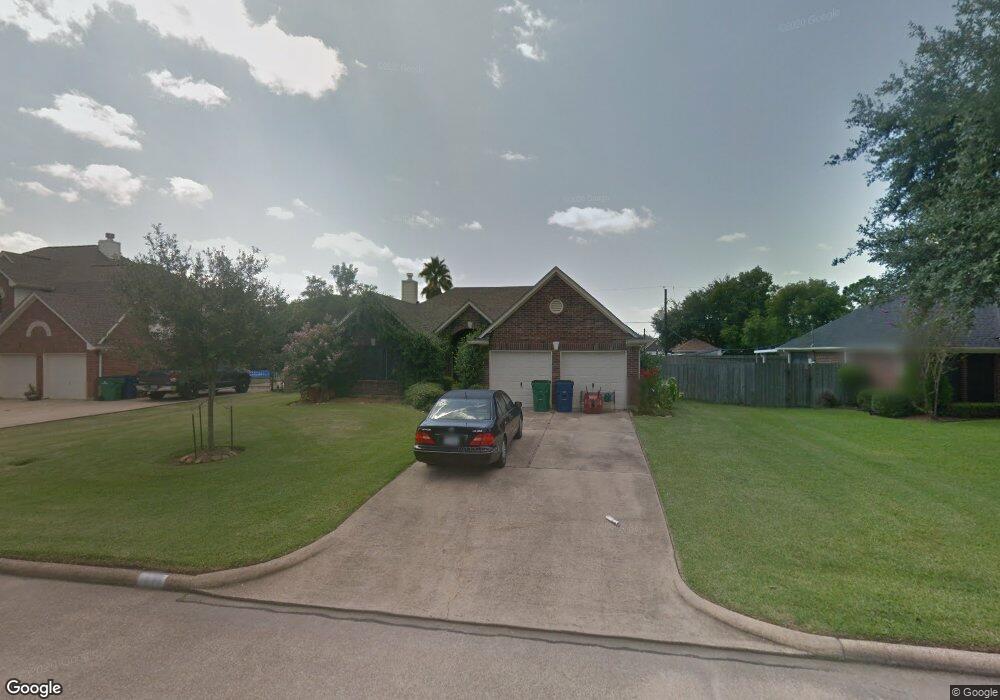 1035 Frances Dr, Alvin, TX 77511 - photo 1