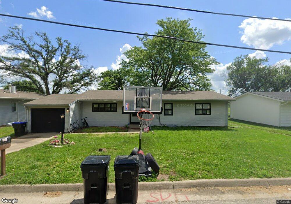 6732 SW Fieldwood Dr, Topeka, KS 66619 - photo 1