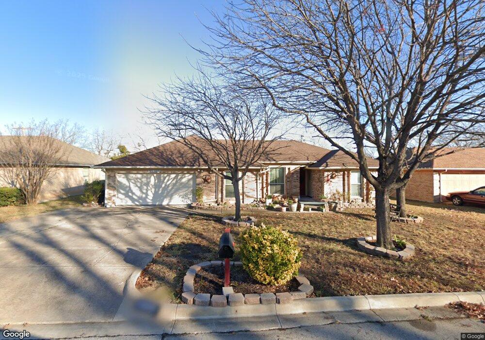 8005 Lynda Ln, North Richland Hills, TX 76180 - photo 1