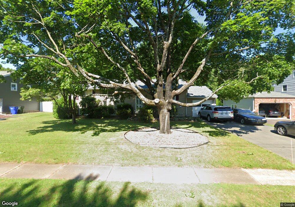 115 Fairlane Dr, Wethersfield, CT 06109 - photo 1