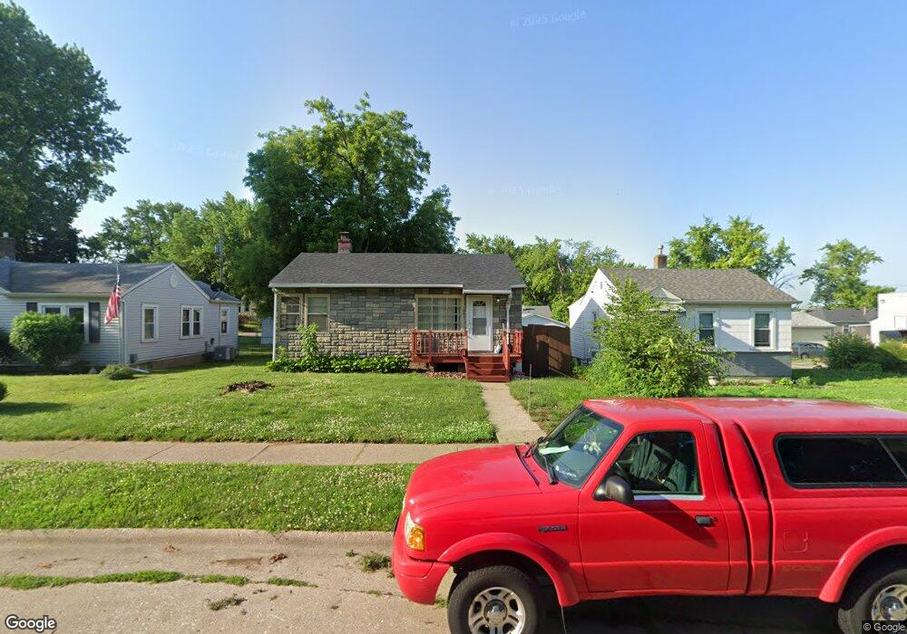 1661 W 38th St, Davenport, IA 52806 - photo 1