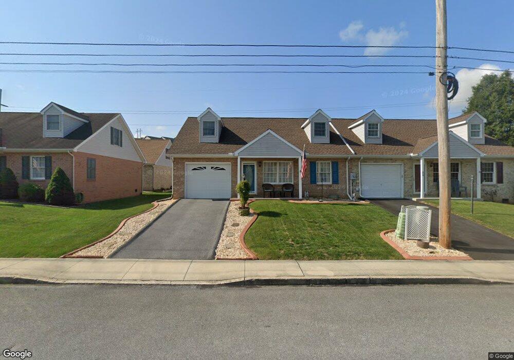616 W 3rd St, Waynesboro, PA 17268 - photo 1