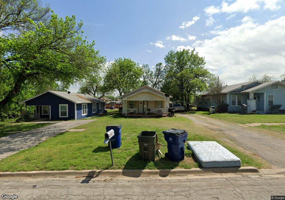 1306 W Walnut Ave, Duncan, OK 73533 - photo 1