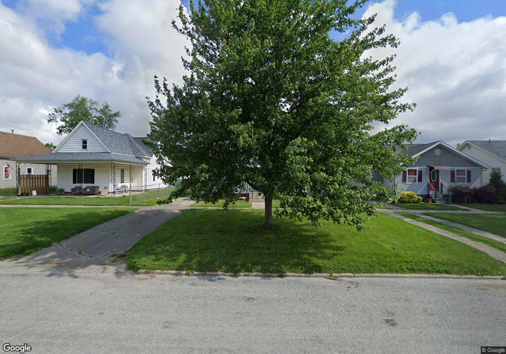708 Prairie Ave, Mattoon, IL 61938 - photo 1