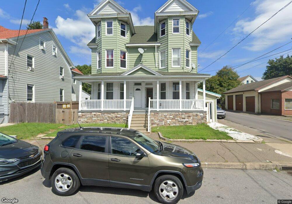 601 N Vine St, Hazleton, PA 18201 - photo 1