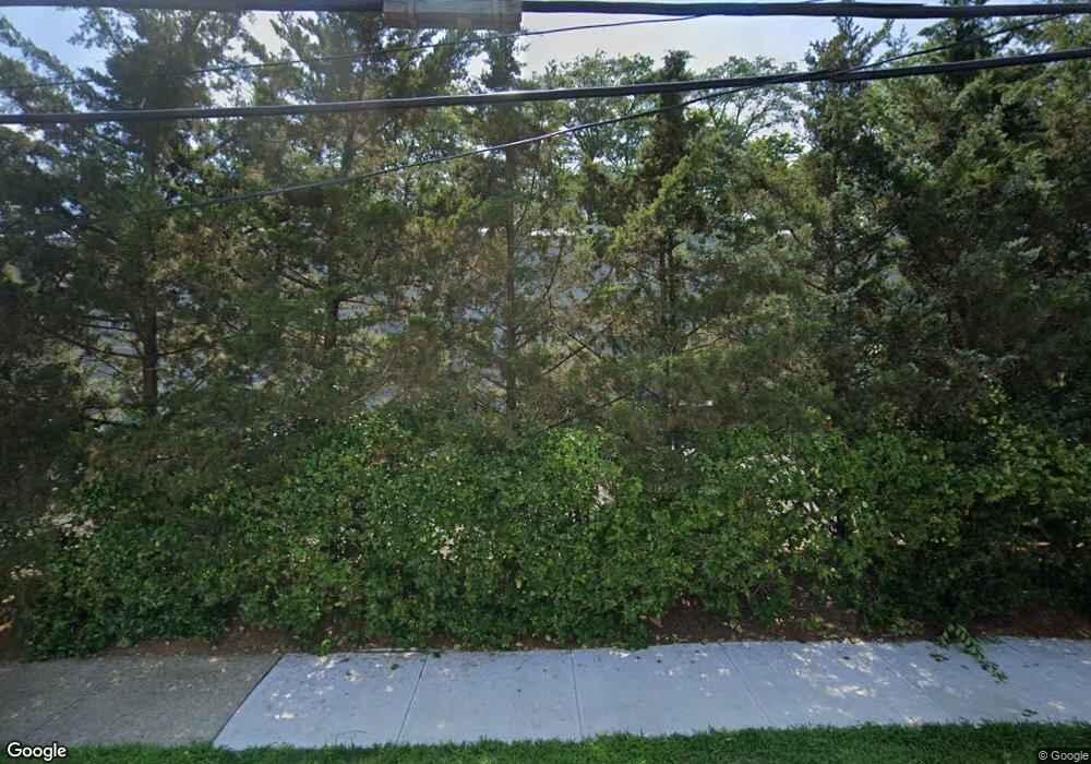 10 Sands Ct, Port Washington, NY 11050 - photo 1