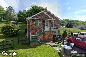 116 8th St, Mount Hope, WV 25880