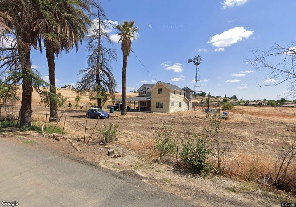 935 E Laurel Ave, Porterville, CA 93257 - photo 1