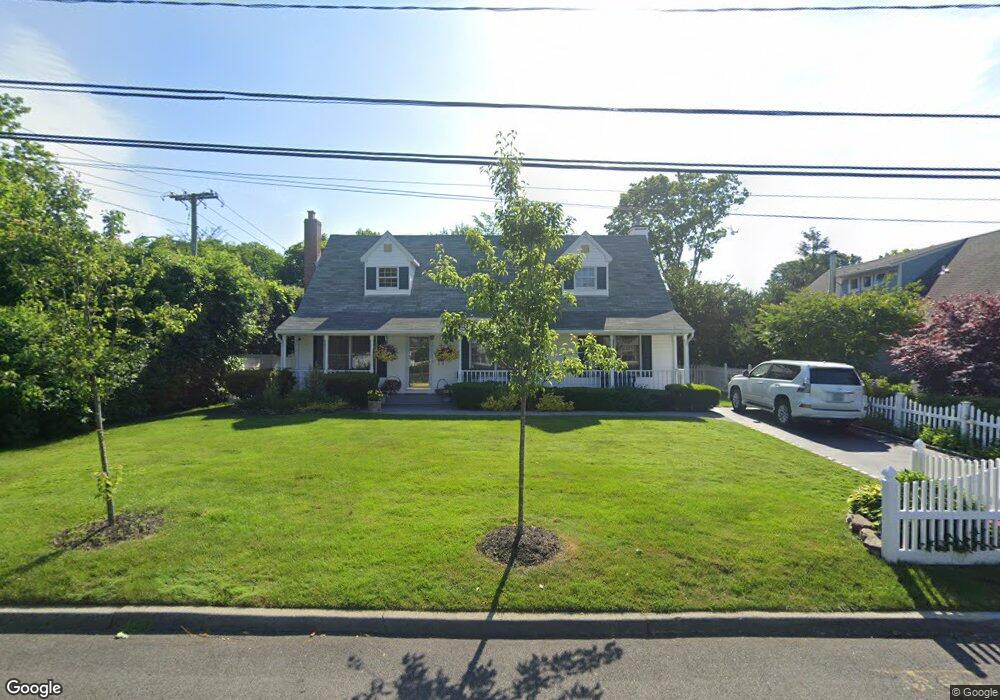 257 Handsome Ave, Sayville, NY 11782 - photo 1